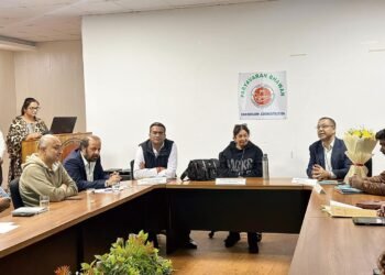 ਲੋਕਾਂ ਨੂੰ ਇਲੈਕਟ੍ਰਿਕ ਵਾਹਨ ਖਰੀਦਣ ਲਈ ਮਜਬੂਰ ਕਰਨਾ ਗ਼ਲਤ: ਖੇਰ