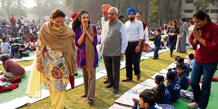 ਮਾਡਰਨ ਸਕੂਲ ’ਚ ਓਪਨ ਪੇਂਟਿੰਗ ਮੁਕਾਬਲੇ ਵਿੱਚ 1600 ਬੱਚੇ ਸ਼ਾਮਲ