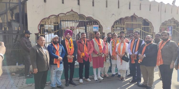 ਅੱਜ ਸ਼੍ਰੀ ਕਾਲੀ ਮਾਤਾ ਮੰਦਿਰ ਪਟਿਆਲਾ ਵਿਖੇ ਸ਼ਿਵ ਸੈਨਾ ਹਿੰਦੁਸਤਾਨ ਅਤੇ ਹਿੰਦੁਸਤਾਨ ਸ਼ਕਤੀ ਸੈਨਾ ਦੇ ਕੌਮੀ ਪ੍ਰਧਾਨ ਸ਼੍ਰੀ ਪਵਨ ਗੁਪਤਾ ਜੀ ਦੀ ਅਗਵਾਈ ਹੇਠ ਐਸਐਸਪੀ ਪਟਿਆਲਾ ਨਾਲ ਮੁਲਾਕਾਤ