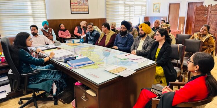 ਹਲਕਾਅ ਤੋਂ ਬਚਾਅ ਲਈ ਕੁੱਤਿਆਂ ਨੂੰ ਐਂਟੀਰੈਬੀਜ਼ ਟੀਕੇ ਲਗਾਉਣ ਦੀ ਮੁਹਿੰਮ ਵਿੱਢੀ ਜਾਵੇਗੀ-ਡਿਪਟੀ ਕਮਿਸ਼ਨਰ