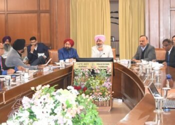 ਵਿੱਤ ਮੰਤਰੀ ਚੀਮਾਂ ਵੱਲੋਂ ਬੈਂਕਾਂ ਨੂੰ ਰੁਜ਼ਗਾਰ ਤੇ ਉੱਦਮਤਾ ਨੂੰ ਹੁਲਾਰਾ ਦੇਣ ਵਾਲੀਆਂ ਸਕੀਮਾਂ ਤਹਿਤ ਕਰਜ਼ਿਆਂ ਦੀ ਵੰਡ ‘ਤੇ ਪੂਰਾ ਜ਼ੋਰ ਲਾਉਣ ਦੇ ਨਿਰਦੇਸ਼