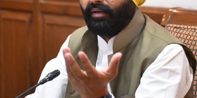 ਸਾਂਝੇ ਸ਼ਮਸ਼ਾਨਘਾਟ ਬਣਾਉਣ ਵਾਲੀਆਂ 29 ਪਿੰਡਾਂ ਨੂੰ ਦਿੱਤੀ ਜਾਵੇਗੀ 5-5 ਲੱਖ ਰੁਪਏ ਦੀ ਗ੍ਰਾਂਟ, ਲਾਲਜੀਤ ਸਿੰਘ ਭੁੱਲਰ ਵੱਲੋਂ ਫ਼ਾਈਲ ਨੂੰ ਪ੍ਰਵਾਨਗੀ