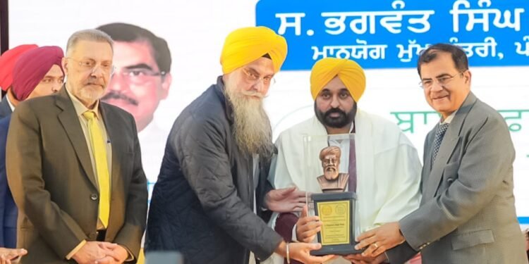 ਮੁੱਖ ਮੰਤਰੀ ਦਾ ਫ਼ਰੀਦਕੋਟ ਵਾਸੀਆਂ ਨੂੰ ਤੋਹਫ਼ਾ; 55.80 ਕਰੋੜ ਰੁਪਏ ਦੇ ਅਹਿਮ ਪ੍ਰਾਜੈਕਟ ਲੋਕਾਂ ਨੂੰ ਕੀਤੇ ਸਮਰਪਿਤ ਤੇ ਕਈ ਪ੍ਰਾਜੈਕਟਾਂ ਦੇ ਨੀਂਹ ਪੱਥਰ ਰੱਖੇ