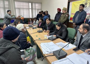 Latest punjabi news:ਪਿਛਲੀਆਂ ਸਰਕਾਰਾਂ ਨੇ 30 ਸਾਲ ਮਾਲ ਵਿਭਾਗ ‘ਚ ਭਰਤੀ ਨਾ ਕਰਕੇ ਲੋਕਾਂ ਨੂੰ ਮੁਸ਼ਕਿਲਾਂ ਦਾ ਸਾਹਮਣਾ ਕਰਨ ਲਈ ਮਜ਼ਬੂਰ ਕੀਤਾ-ਬ੍ਰਮ ਸ਼ੰਕਰ ਜਿੰਪਾ