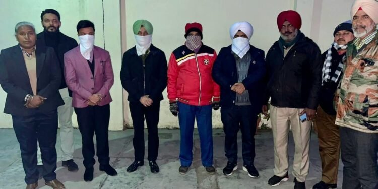 LATEST PUNJABI NEWS:ਵਿਜੀਲੈਂਸ ਬਿਊਰੋ ਵੱਲੋਂ ਸਟੇਟ ਫਾਰਮੇਸੀ ਕੌਂਸਲ ਦੇ ਰਜਿਸਟਰਾਰਾਂ ਦੀ ਮਿਲੀਭੁਗਤ ਨਾਲ ਘਪਲੇਬਾਜ਼ੀ ਕਰਕੇ ਡੀ-ਫਾਰਮੇਸੀ ਚ ਦਾਖਲੇ ਦੇਣਤ ਡਿਗਰੀਆਂ ਜਾਰੀ ਕਰਨ ਦੇ ਦੋਸ਼ ਹੇਠ 4 ਹੋਰ ਵਿਅਕਤੀਆਂ ਗ੍ਰਿਫ਼ਤਾਰ