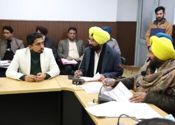 LATEST NEWS:ਸਥਾਨਕ ਸਰਕਾਰਾਂ ਮੰਤਰੀ ਬਲਕਾਰ ਸਿੰਘ ਨੇ ਸਮੀਖਿਆ ਮੀਟਿੰਗ ’ਚ ਅਧਿਕਾਰੀਆਂ ਨੂੰ ਚਲ ਰਹੇ ਕਾਰਜਾਂ ਨੂੰ ਤੇਜ਼ੀ ਨਾਲ ਨੇਪਰੇ ਚਾੜ੍ਹਨ ਦੇ ਦਿੱਤੇ ਨਿਰਦੇਸ਼