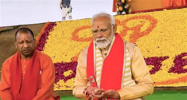 ਪੀਐਮ ਮੋਦੀ ਨੇ ਖੁਲਾਸਾ ਕੀਤਾ ਕਿ ਭਾਰਤ ਵਿਦੇਸ਼ਾਂ ਤੋਂ ਆਪਣੀਆਂ ਪ੍ਰਾਚੀਨ ਮੂਰਤੀਆਂ ਨੂੰ ਮੁੜ ਪ੍ਰਾਪਤ ਕਰ ਰਿਹਾ ਹੈ ਅਤੇ ਵਿਦੇਸ਼ੀ ਨਿਵੇਸ਼ ਦੀ ਸ਼ਾਨਦਾਰ ਆਮਦ ਨੂੰ ਆਕਰਸ਼ਿਤ ਕਰ ਰਿਹਾ ਹੈ।