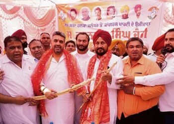 ਪੰਜਾਬ ਦੇ ਸਾਬਕਾ ਮੁੱਖ ਮੰਤਰੀ ਚਰਨਜੀਤ ਚੰਨੀ ਦੁਆਰਾ ਚੋਣਾਂ ਤੋਂ ਪਹਿਲਾਂ ਦੀ ਰਣਨੀਤੀ ਵਜੋਂ ਲੇਬਲ ਕੀਤੇ ਪੁੰਛ ਹਮਲੇ ਨੇ ਵਿਵਾਦ ਪੈਦਾ ਕਰ ਦਿੱਤਾ ਹੈ ਅਤੇ ਭਾਜਪਾ ਦੀ ਸ਼ਮੂਲੀਅਤ ‘ਤੇ ਸਵਾਲ ਖੜ੍ਹੇ ਕੀਤੇ ਹਨ।