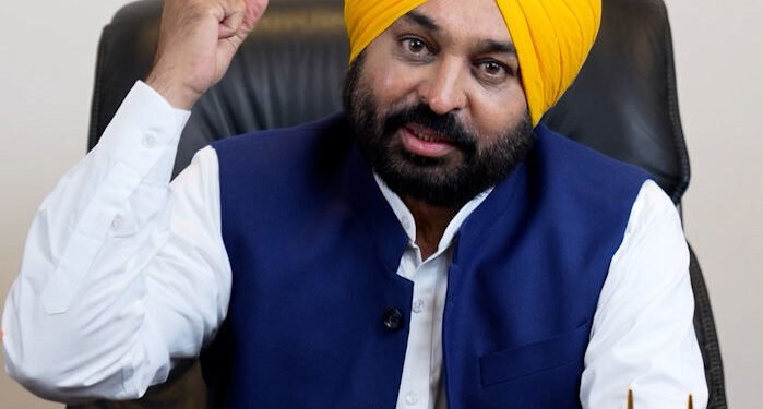 ਭਗਵੰਤ ਮਾਨ ਅਤੇ ਸੰਦੀਪ ਪਾਠਕ ਮੰਤਰੀ ਮੰਡਲ ਵਿੱਚ ਫੇਰਬਦਲ ਅਤੇ ਲੋਕ ਸਭਾ ਚੋਣਾਂ ਦੇ ਨਤੀਜਿਆਂ ਬਾਰੇ ਗੱਲਬਾਤ ਲਈ ਦਿੱਲੀ ਰਵਾਨਾ ਹੋਏ।