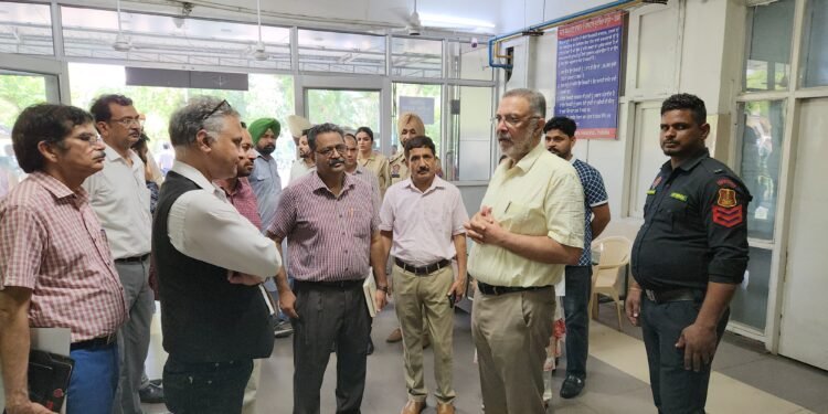 ਸਿਹਤ ਮੰਤਰੀ ਡਾ. ਬਲਬੀਰ ਸਿੰਘ ਨੇ ਸਰਕਾਰੀ ਮੈਡੀਕਲ ਕਾਲਜ ਤੇ ਰਾਜਿੰਦਰਾ ਹਸਪਤਾਲ ਵਿਖੇ ਚੱਲ ਰਹੇ ਕਰੀਬ 150 ਕਰੋੜ ਰੁਪਏ ਦੇ ਵਿਕਾਸ ਕਾਰਜਾਂ ਲਿਆ ਜਾਇਜ਼ਾ