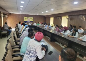 ਸਿਹਤ ਮੰਤਰੀ ਡਾ. ਬਲਬੀਰ ਸਿੰਘ ਨੇ ਪਿੰਡਾਂ ’ਚ ਚੱਲ ਰਹੇ ਵਿਕਾਸ ਕਾਰਜਾਂ ਦਾ ਲਿਆ ਜਾਇਜ਼ਾ