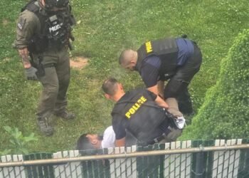 ਪੰਜਾਬ ਦੇ ਨੂਰਮਹਿਲ ਦੀਆਂ ਦੋ ਭੈਣਾਂ ਨੂੰ ਅਮਰੀਕਾ ਦੇ ਨਕੋਦਰ ਦੇ ਇੱਕ ਲੜਕੇ ਨੇ ਗੋਲੀ ਮਾਰ ਦਿੱਤੀ