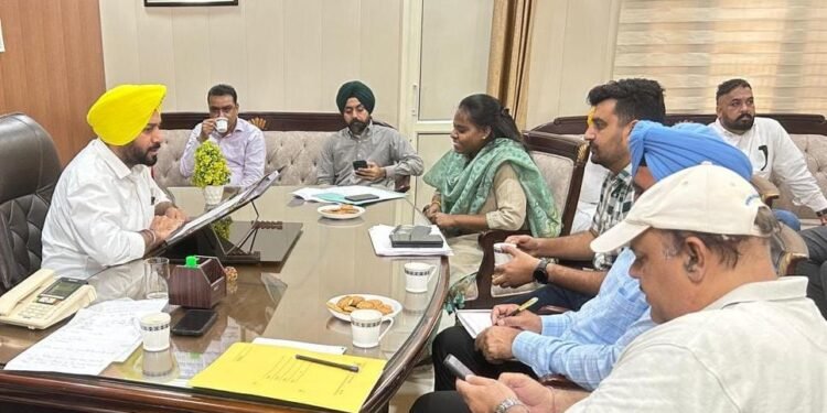 ਚੇਅਰਮੈਨ ਜੱਸੀ ਸੋਹੀਆਂ ਵਾਲਾ ਵੱਲੋਂ ਜੰਗਲਾਤ ਤੇ ਬਾਗਬਾਨੀ ਵਿਭਾਗ ਦੇ ਅਧਿਕਾਰੀਆਂ ਨਾਲ ਬੈਠਕ