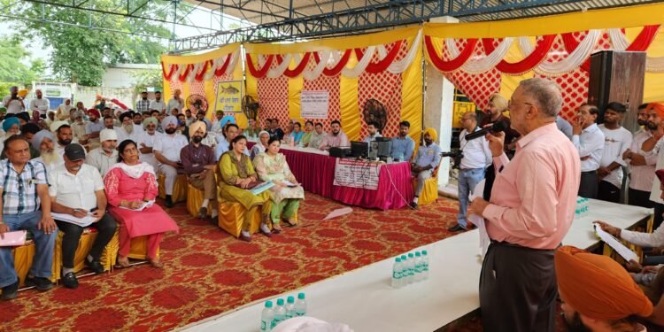 ਪਿੰਡਾਂ ਦੇ ਸਰਬਪੱਖੀ ਵਿਕਾਸ ਲਈ ਪੰਜਾਬ ਸਰਕਾਰ ਵਚਨਬੱਧ : ਡਾ. ਬਲਬੀਰ ਸਿੰਘ