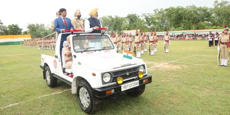 ਵਿੱਤ ਮੰਤਰੀ ਹਰਪਾਲ ਸਿੰਘ ਚੀਮਾ ਨੇ ਆਜ਼ਾਦੀ ਦੀ 78ਵੀਂ ਵਰ੍ਹੇਗੰਢ ਮੌਕੇ ਪਟਿਆਲਾ ‘ਚ ਲਹਿਰਾਇਆ ਤਿਰੰਗਾ