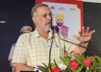 ਹਰ ਸ਼ੁੱਕਰਵਾਰ ਡੇਂਗੂ ‘ਤੇ ਵਾਰ ਤਹਿਤ ਸਿੱਖਿਆ ਸੰਸਥਾਵਾਂ ਰਾਹੀਂ ਵਿਦਿਆਰਥੀਆਂ ਨੂੰ ਕੀਤਾ ਜਾਵੇਗਾ ਜਾਗਰੂਕ : ਡਾ. ਬਲਬੀਰ ਸਿੰਘ