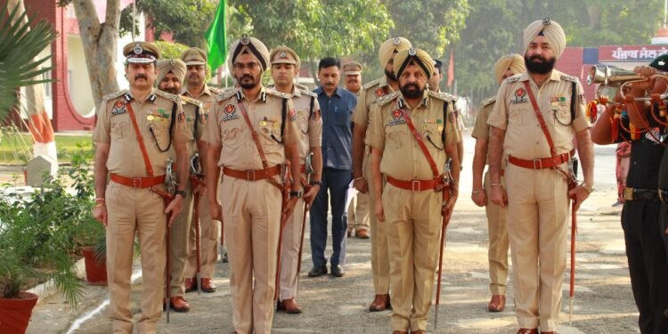 ਏ.ਡੀ.ਜੀ.ਪੀ. ਜੇਲਾਂ ਅਰੁਣਪਾਲ ਸਿੰਘ ਨੇ ਪੰਜਾਬ ਜੇਲ੍ਹ ਟ੍ਰੇਨਿੰਗ ਸਕੂਲ ਵਿਖੇ ਸੂਬਾ ਪੱਧਰੀ ਸਮਾਗਮ ਮੌਕੇ ਜੇਲ ਵਿਭਾਗ ਦੇ ਸ਼ਹੀਦਾਂ ਨੂੰ ਦਿੱਤੀ ਸ਼ਰਧਾਂਜਲੀ