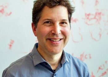 ਤਿੰਨ ਵਿਗਿਆਨੀਆਂ ਨੇ ਪ੍ਰੋਟੀਨ ਡਿਜ਼ਾਈਨ ਕਰਨ ਅਤੇ ਉਨ੍ਹਾਂ ਦੇ ਢਾਂਚੇ ਦੀ ਭਵਿੱਖਬਾਣੀ ਕਰਨ ਲਈ ਰਸਾਇਣ ਵਿਗਿਆਨ ਵਿੱਚ ਨੋਬਲ ਪੁਰਸਕਾਰ ਪ੍ਰਾਪਤ ਕੀਤਾ