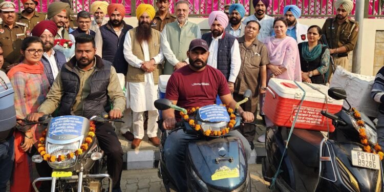 ਮੱਛੀ ਪਾਲਣ ਵਿਭਾਗ ਨੇ ਮੱਛੀ ਪਾਲਕਾਂ ਨੂੰ 26 ਕਰੋੜ ਰੁਪਏ ਦੀ ਸਬਸਿਡੀ ਪ੍ਰਦਾਨ ਕੀਤੀ : ਗੁਰਮੀਤ ਸਿੰਘ ਖੁੱਡੀਆਂ