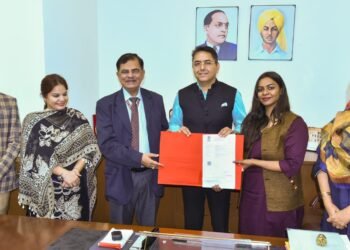 ਪੀ.ਐਸ.ਡੀ.ਐਮ. ਵੱਲੋਂ ਸਿਹਤ ਸੰਭਾਲ ਖੇਤਰ ਦੀ ਮੰਗ ਨੂੰ ਪੂਰਾ ਕਰਨ ਲਈ ਬਾਬਾ ਫ਼ਰੀਦ ਯੂਨੀਵਰਸਿਟੀ ਆਫ਼ ਹੈਲਥ ਸਾਇੰਸਜ਼ ਨਾਲ ਸਮਝੌਤਾ ਸਹੀਬੱਧ