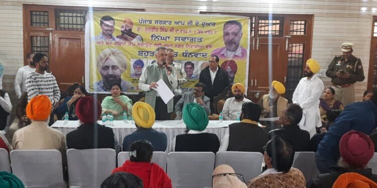 ਸਿਹਤ ਮੰਤਰੀ ਡਾ: ਬਲਬੀਰ ਸਿੰਘ ਨੇ ‘ਆਪ ਦੀ ਸਰਕਾਰ ਆਪ ਦੇ ਦੁਆਰ’ ਤਹਿਤ ਵੱਖ ਵੱਖ ਵਾਰਡਾਂ ਦੇ ਵਸਨੀਕਾਂ ਦੀਆਂ ਸੁਣੀਆਂ ਸਮੱਸਿਆਵਾਂ