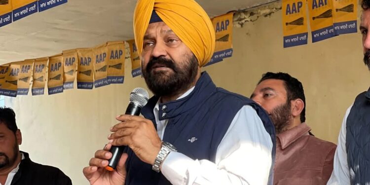 ਗਿੱਦੜਬਾਹਾ ਦੇ ਨਵੇਂ ਬਣੇ ਐਮਐਲਏ ਵੱਲੋਂ ਪਿੰਡ ਦੋਲਾ ਵਿਖੇ ਲੋਕਾਂ ਦੇ ਭਾਰੀ ਇਕੱਠ ਨੂੰ ਸੰਬੋਧਨ ਕਰਦਿਆਂ ਪਿੰਡ ਨਿਵਾਸੀਆ ਦੇ ਕੀਤਾ ਧੰਨਵਾਦ