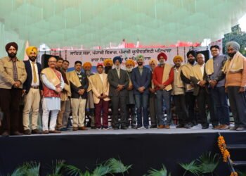 ਭਾਸ਼ਾ ਵਿਭਾਗ ਪੰਜਾਬ ਦੇ ਕਵੀ ਦਰਬਾਰ ਦੌਰਾਨ ਚੱਲੀਆਂ ਹਾਸੇ ਦੀਆਂ ਫੁਹਾਰਾਂ