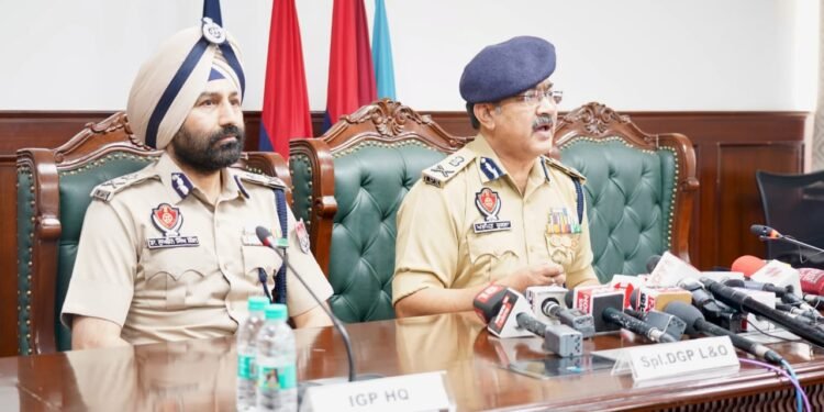 ਭਾਜਪਾ ਆਗੂ ਦੇ ਘਰ ’ਤੇ ਗ੍ਰਨੇਡ ਹਮਲਾ: ਪੰਜਾਬ ਪੁਲਿਸ ਨੇ ਮਹਿਜ਼ 12 ਘੰਟਿਆਂ ਦੇ ਅੰਦਰ ਸੁੁਲਝਾਇਆ ਮਾਮਲਾ