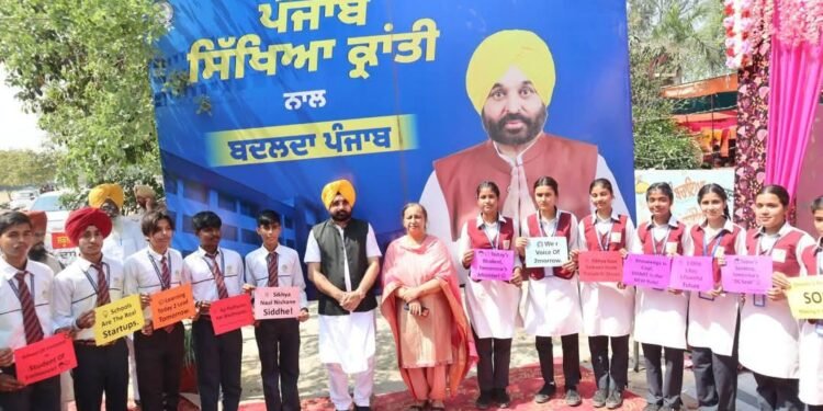 ਪੰਜਾਬ ਸਿੱਖਿਆ ਕ੍ਰਾਂਤੀ; ਕੈਬਨਿਟ ਮੰਤਰੀ ਮੁੰਡੀਆਂ ਨੇ ਸਰਕਾਰੀ ਸਕੂਲਾਂ ਵਿੱਚ ਬੁਨਿਆਦੀ ਢਾਂਚਾ ਵਿਕਾਸ ਪ੍ਰੋਜੈਕਟਾਂ ਦਾ ਕੀਤਾ ਉਦਘਾਟਨ