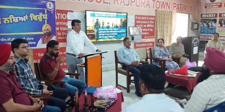 ਸਕੂਲ ਮੈਨੇਜਮੈਂਟ ਕਮੇਟੀਆਂ ਦੇ ਮੈਂਬਰਾਂ ਲਈ ਵਿਸ਼ੇਸ਼ ਸਿਖਲਾਈ ਵਰਕਸ਼ਾਪ ਕਰਵਾਈ