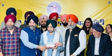 ਸ੍ਰੀ ਗੁਰੂ ਤੇਗ਼ ਬਹਾਦੁਰ ਸਾਹਿਬ ਜੀ ਦੇ 350ਵੇਂ ਸ਼ਹੀਦੀ ਦਿਵਸ ਨੂੰ ਸਮਰਪਿਤ ਡਾ. ਸਤਿੰਦਰ ਸਰਤਾਜ ਦੇ ਰੂਹਾਨੀ ਰਚਨਾ “ਹਿੰਦ ਦੀ ਚਾਦਰ” ਲਈ ਡੀ.ਐੱਸ.ਜੀ.ਐੱਮ.ਸੀ. ਵੱਲੋਂ ਸਨਮਾਨ : ਹਰਮੀਤ ਸਿੰਘ ਕਾਲਕਾ